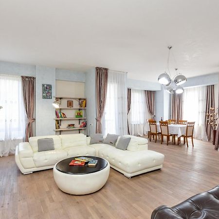 Serviced Apartment On Rustaveli Avenue 9 Tiflis Exterior foto