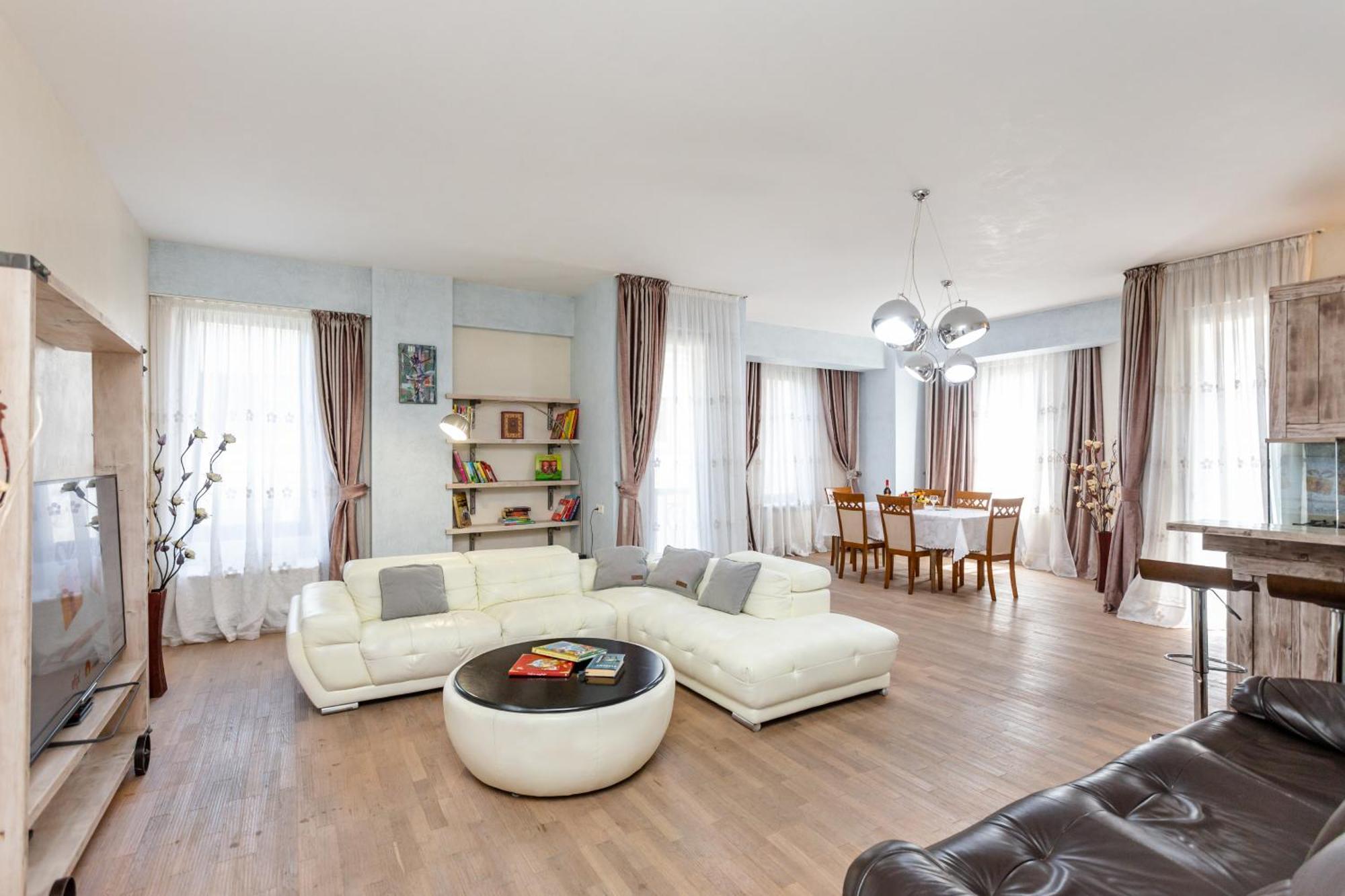 Serviced Apartment On Rustaveli Avenue 9 Tiflis Exterior foto